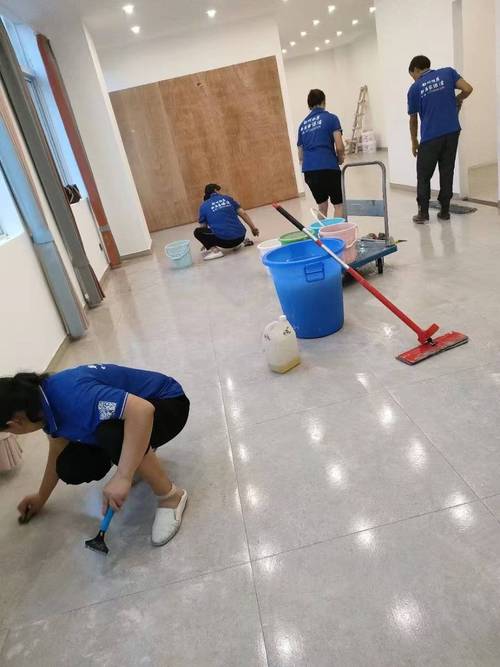 彭州市天彭街道丹城新益家保潔服務部 專業保潔服務，讓生活更潔凈